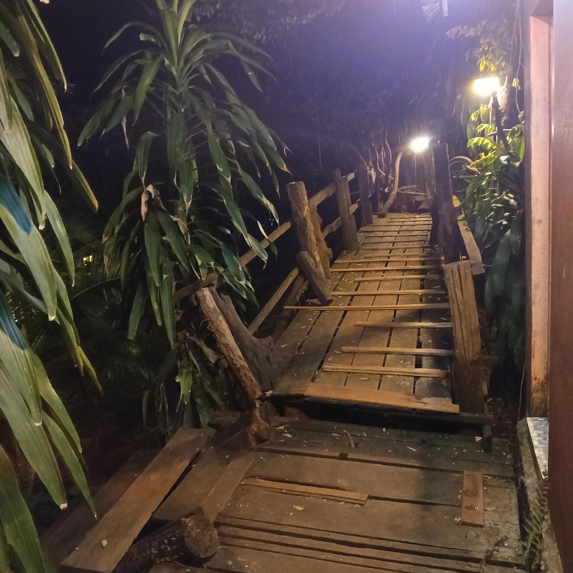 Апартаменти Familyhouse & Trekking Banlung Номер фото