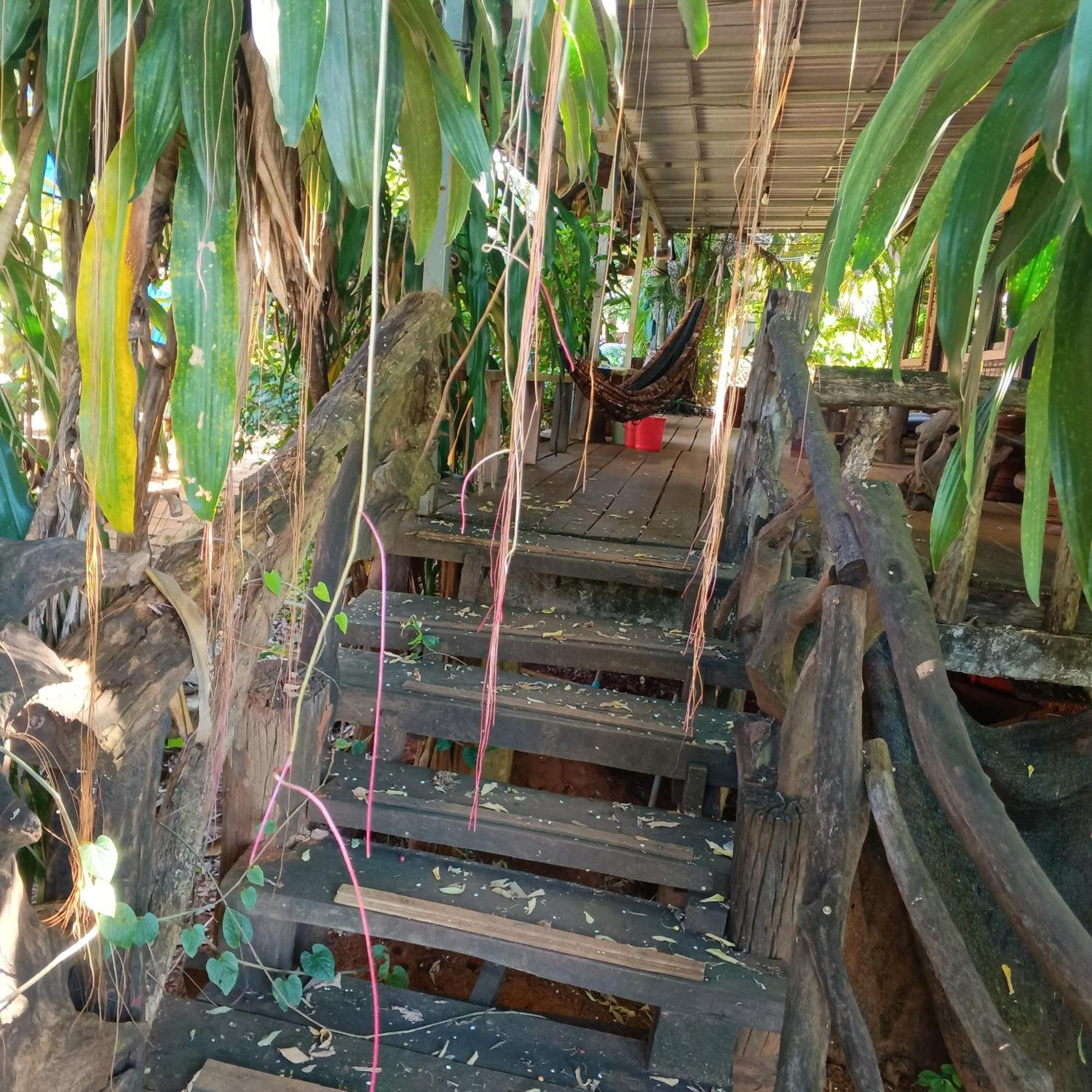 Апартаменти Familyhouse & Trekking Banlung Екстер'єр фото