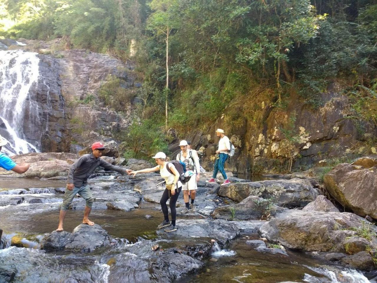 Апартаменти Familyhouse & Trekking Banlung Екстер'єр фото